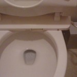 トイレの黄ばみ、尿石を除去
