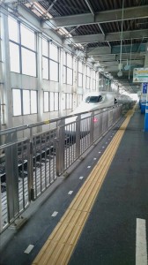 新幹線に乗車　同行、付き添い、移動介助　女性スタッフ便利屋ワンズ　広島県呉市
